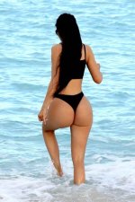 kylie jenner butlock.jpg